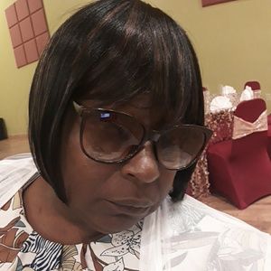 Meet your Posher, Felecia